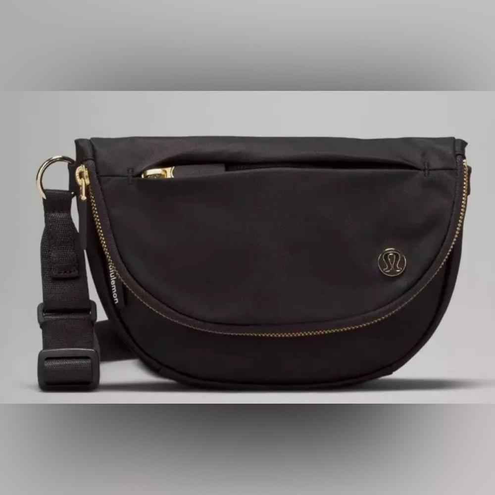 NWT lululemon all night festival bag micro in black